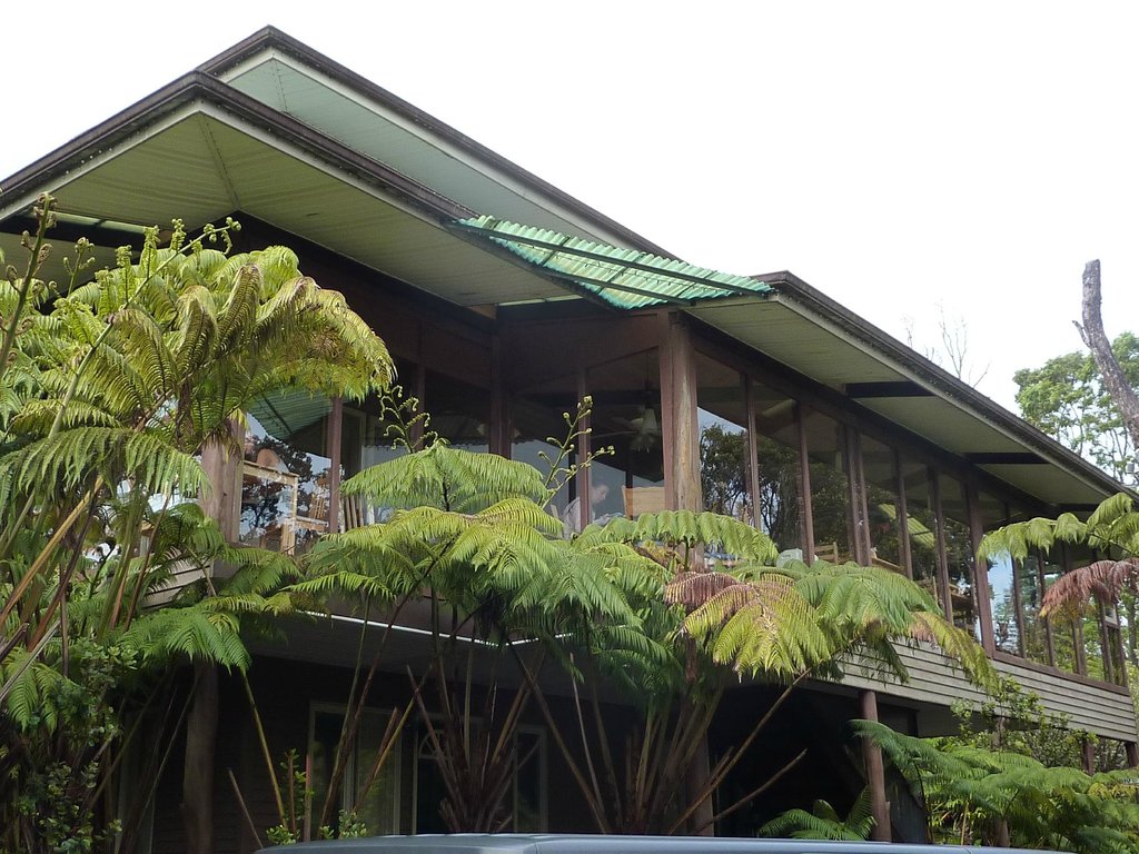 Beautiful setting! Convenient location. Great breakfast!